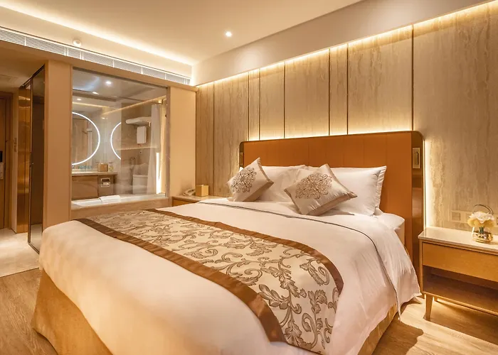 Golden Dragon Hotel 4*