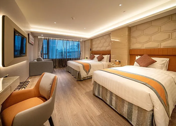Golden Dragon Hotel 4*