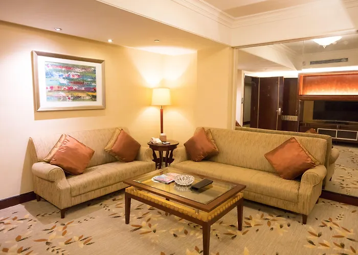 Golden Dragon Hotel 4*