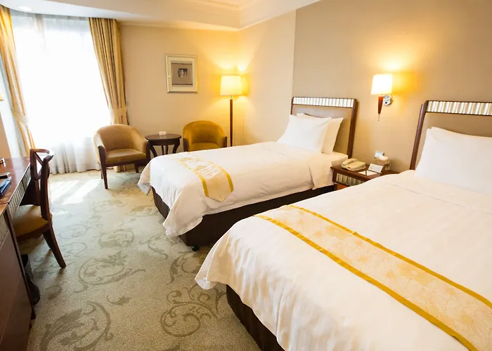 Golden Dragon Hotel 4*